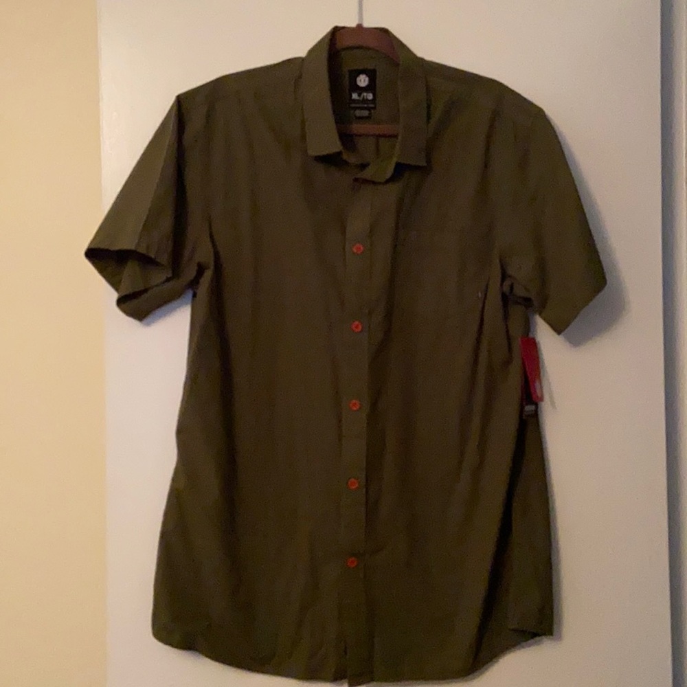 NWT Men’s Element Button-Down Shirt